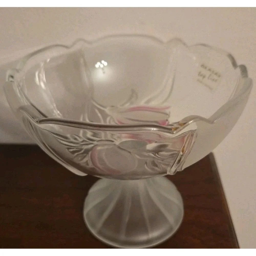 Vintage(NEW) Glasax Footed Bowl‎ Pink Frosted Embossed Tulips